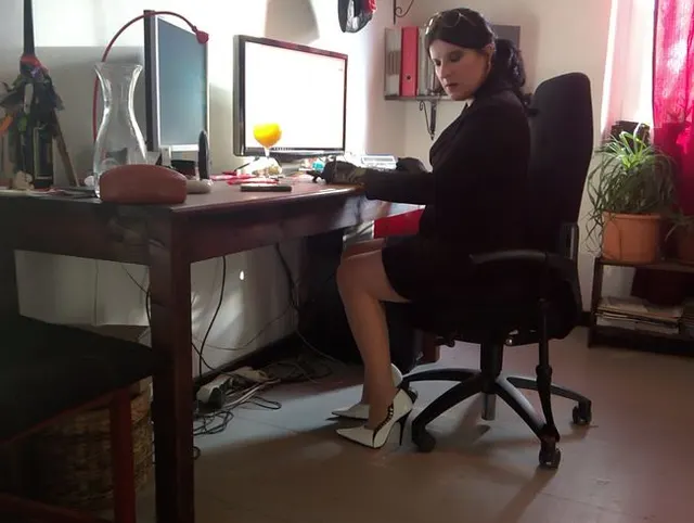 Schuhpolitur im Büro