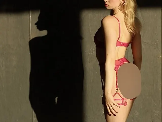 Verdammt geile blonde Schlampe während unseres Fotoshootings in Mannheim