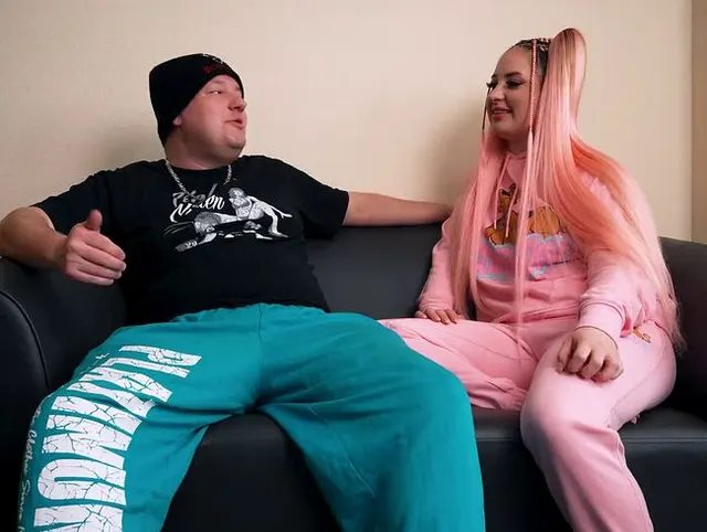 Pornostar Maria Gail im Casting Sex mit Montana M