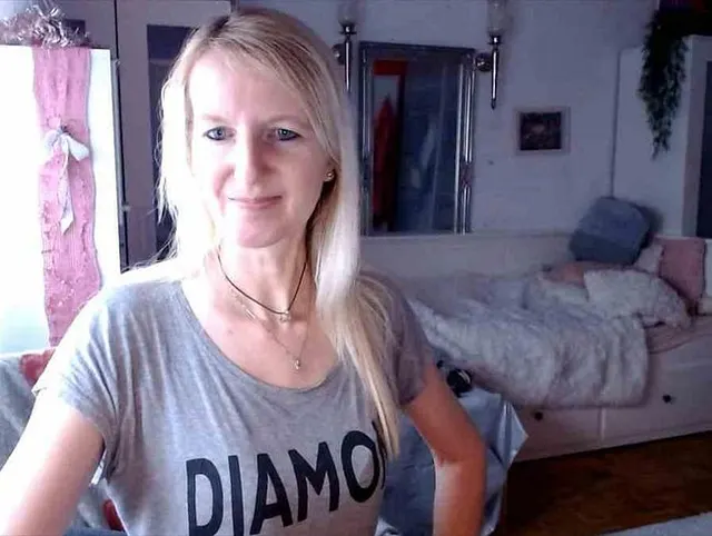 suchst du noch jemanden zum kuscheln ?