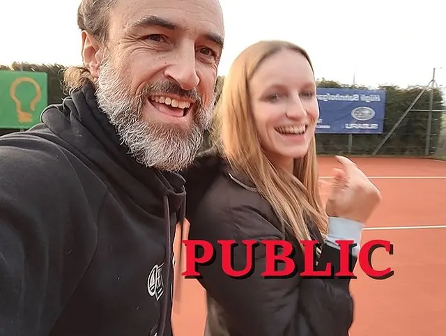 Public auf dem Tennisplatz gefickt! HD