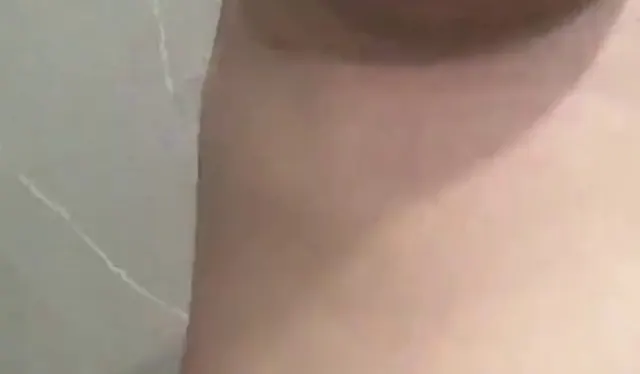 So horny am Morgen, dass ich meinen Dildo abreite ?