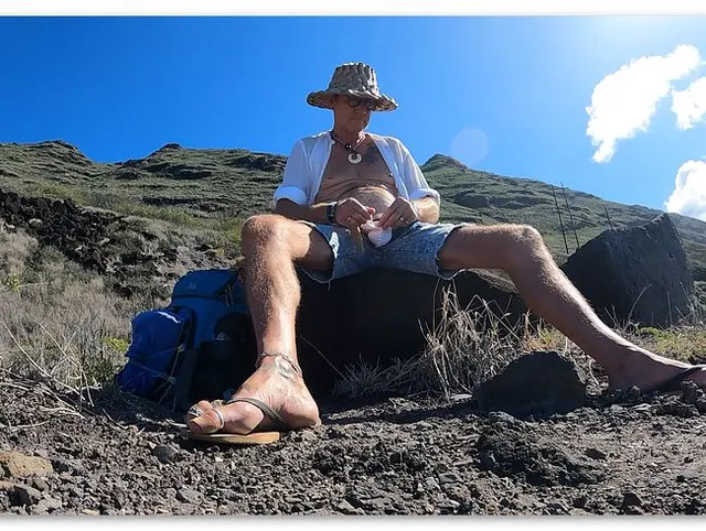 Geil in Hawaii...Waehrend des Hikes hab ich mir einen runtergeholt!