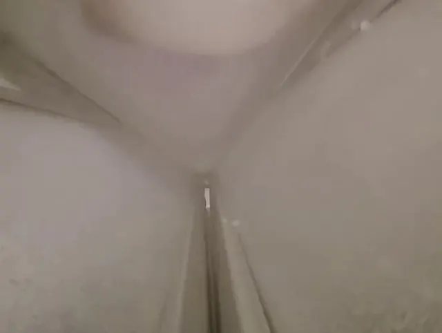 Heimlich unter der Dusche gefilmt ?