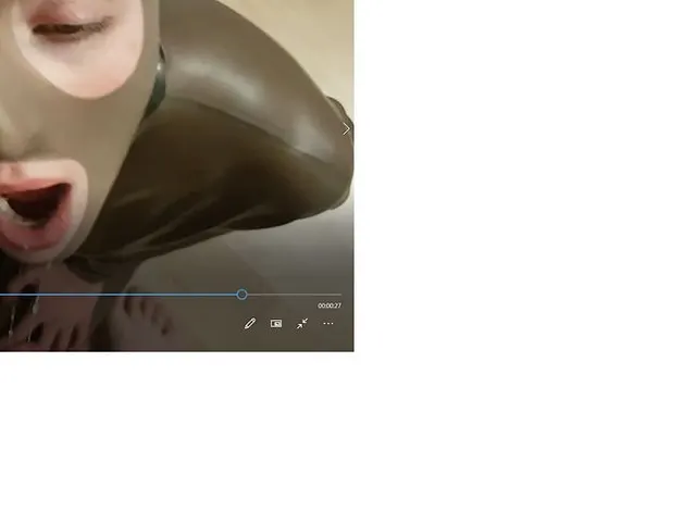 Leas Deepthroat Training , harter Deepthroat . Teil des langen Videos von uns