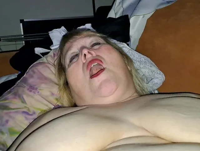 Nassfotze frisst fetten Schwanz