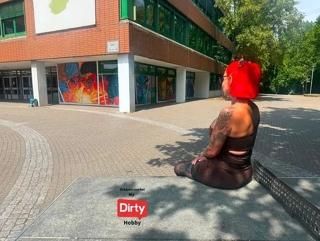 Perverser Ferienbeginn für Finn (18)von der Schulbank blank in die Milf Fotze