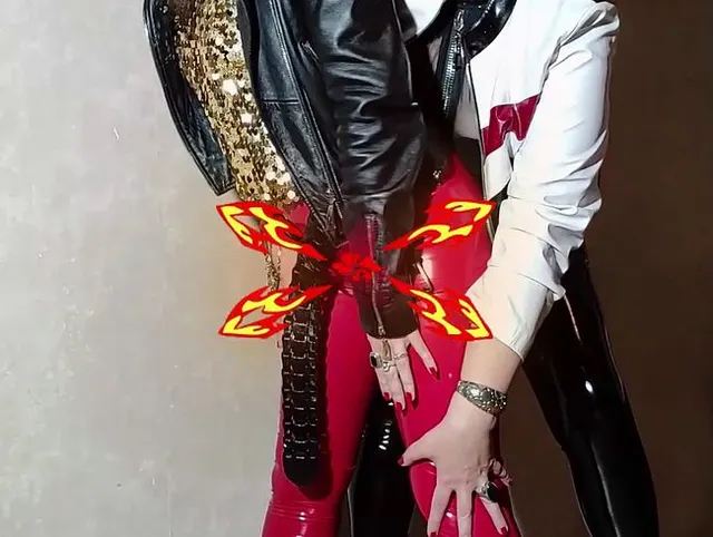 Zwei Herrinnen in Latex