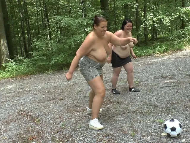 Strippen beim Fußball spielen