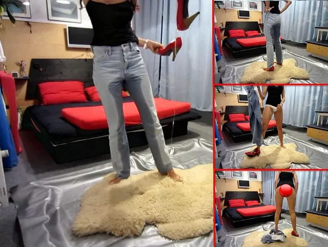 Piss in Jeans, Slip, unten ohne + Pumps auf Schaffell