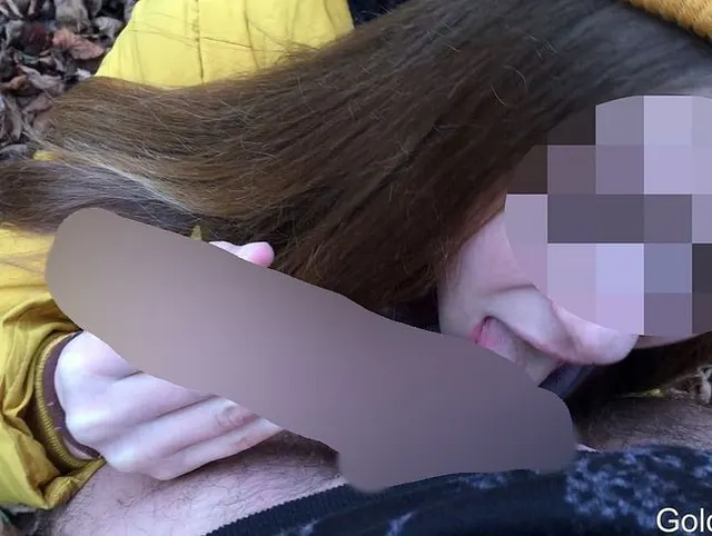 Meine Lagerberaterin erwies sich als ein sehr nettes Mädchen - 4K öffentlicher Blowjob im Wald