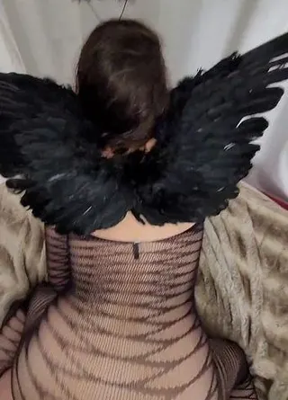 Geile Milf fickt Deinen harten im Doddy Style ordentlich ab mein runder Arsch "tanzt" auf Deinem....