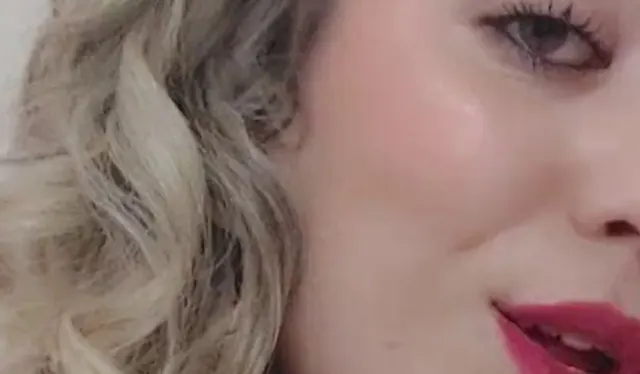 Kleiner Deepthroat mit Dildo. Schmeckt lecker!