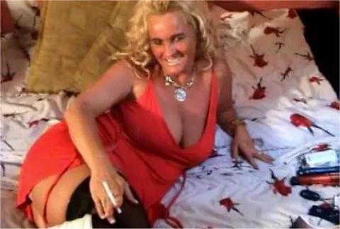 Analkugeldoggyfick mit Bildveredelung