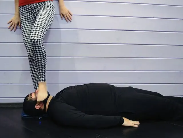 Facestanding in duftendem Nylon