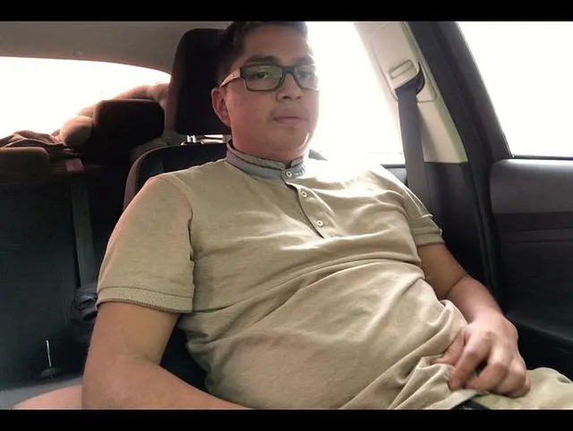 Filipino Jacking Off In Car