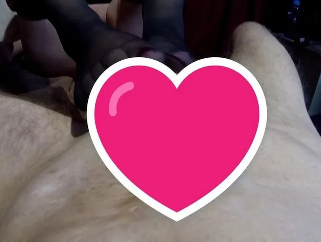 Footjob und  Abspritzen