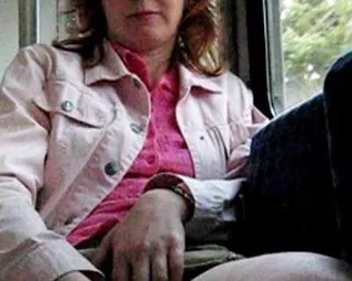 Fotze in Schmalspurbahn freigelegt und rumgespielt