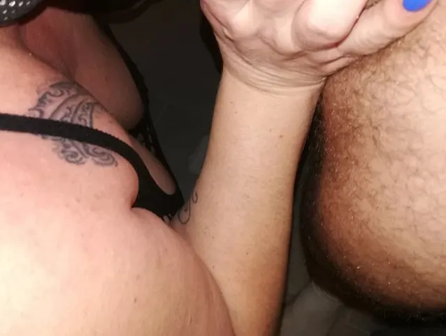 kurzer blowjob  schön tief so lieb ich es es !!!