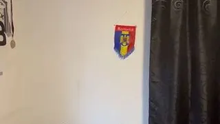 Upsii, voll auf meiner Brust, Sixpack und auf mein Gesicht.?