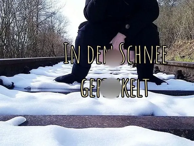 In den Schnee gepinkelt