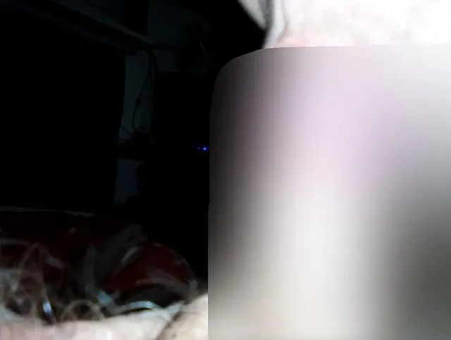 Jen saugt an Johns Schwanz in Nahaufnahme