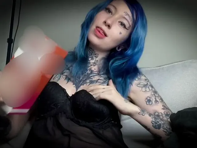 Pussy Pumpe ,bis sie dick und saftig ist und mein großer Dildo