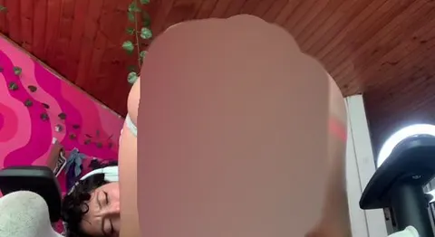 Wie ich es liebe, dass meine Muschi deinen riesigen Schwanz verschlingen kann!!!