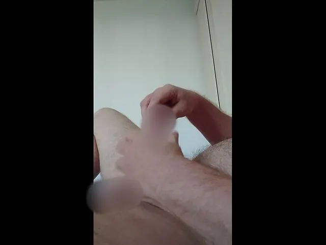 Solo Orgasmus mit dem Kondom