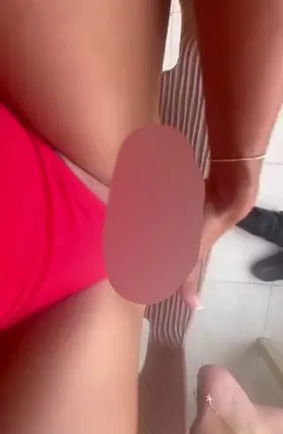 Zwei Ingwer in ihrer Muschi