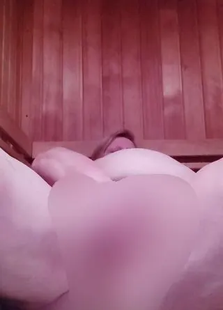 Endlich allein in der Sauna