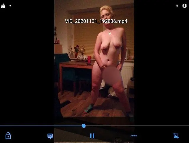 Geiler Striptease von weiblichen Part