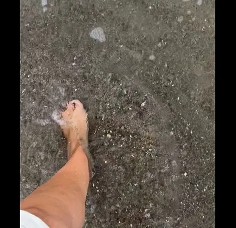 Strandspaziergang an der Wasserkante