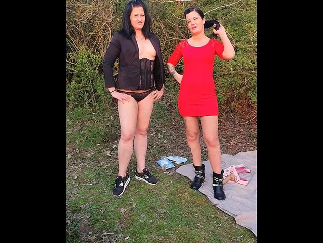 Lady Melina besorgt es mir richtig ..... bis die Fotze tropft