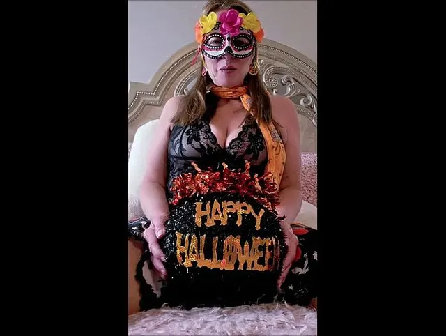 Halloween-Zuckerschädel-Wichsanleitung – Ich lutsche und ficke diesen Dildo, während ich dich zum Wichsen bringe