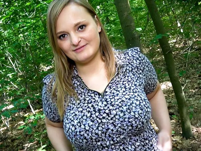 IM WALD GEKNALLT - SPERMAFOTZE INKL. - Deutsches Teen Lina