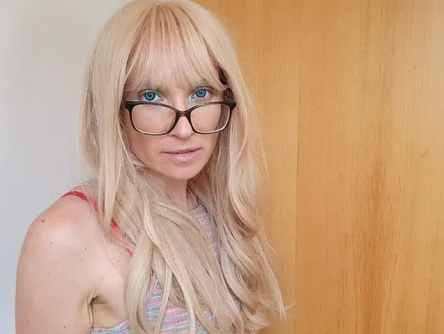 Notgeiler Nachbar spritzt mir in die Pussy!! Creampie statt Glühbirnen Wechsel!!