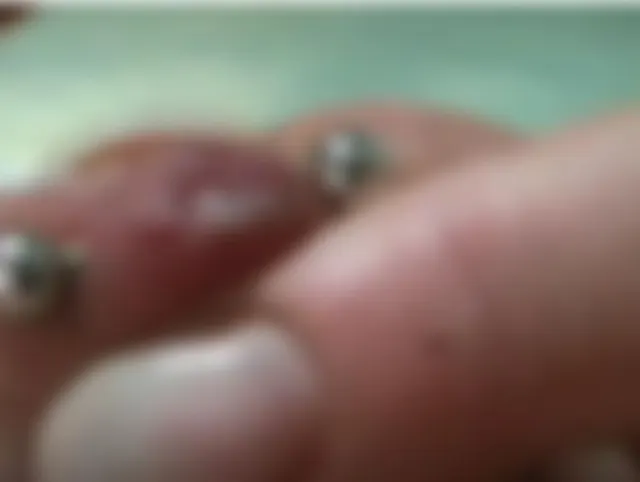 Titten nippel gespielt