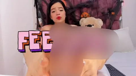 FeetJob, kann ich es an deinem Schwanz machen?