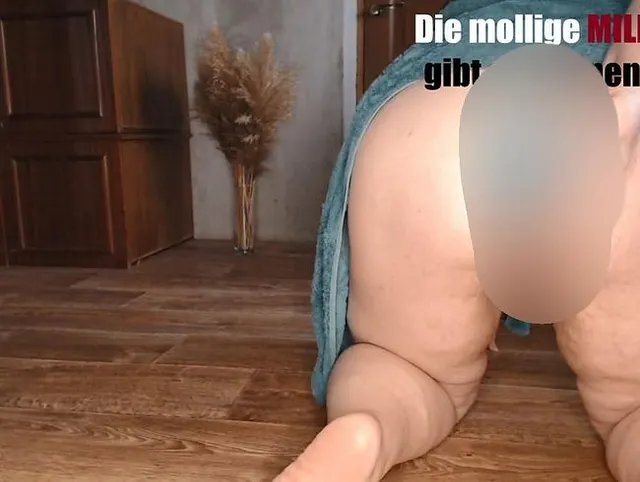Die mollige MILF gibt sich einen Einlauf