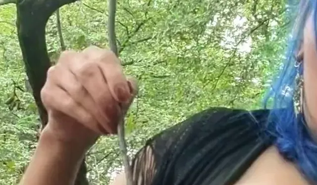 Fairy Witch - M*schi spanking mit Stock und B*ttplug im Wald