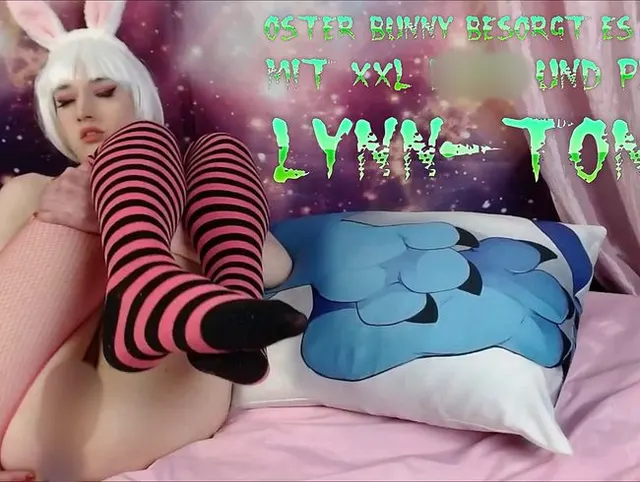 Oster Bunny besorgt es sich mit XXL Dildo und Plug!