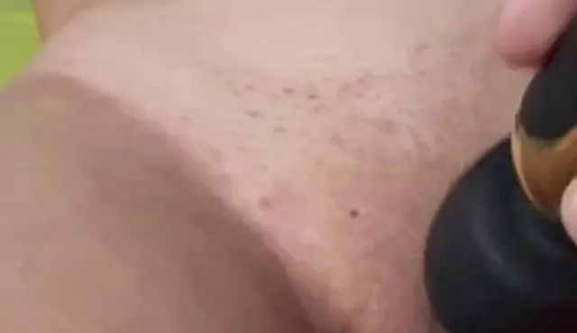 Erst mit Spielzeug verwöhnt, dann gefickt, dass am Ende Sperma aus meiner Pussy läuft