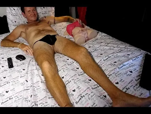 Mein kleiner, asiatischer Torso... Foetzchen lecker geleckt und dann tief gefickt!