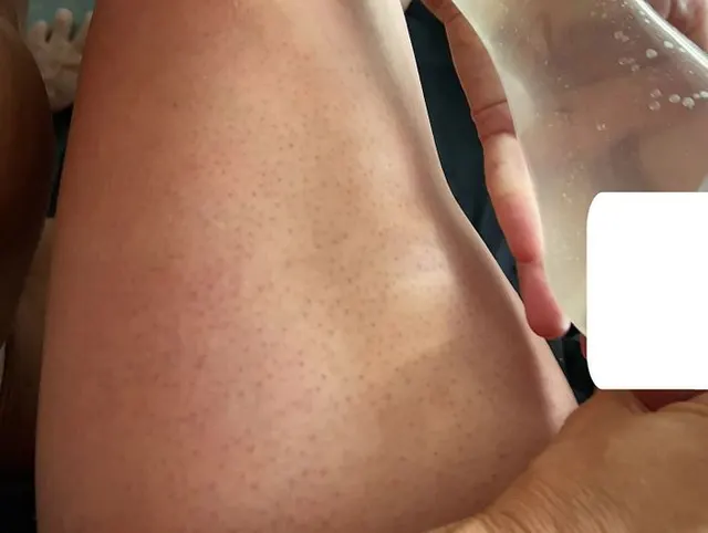 Stiefmutter melkt im Wasser tabuintensiven Orgasmus