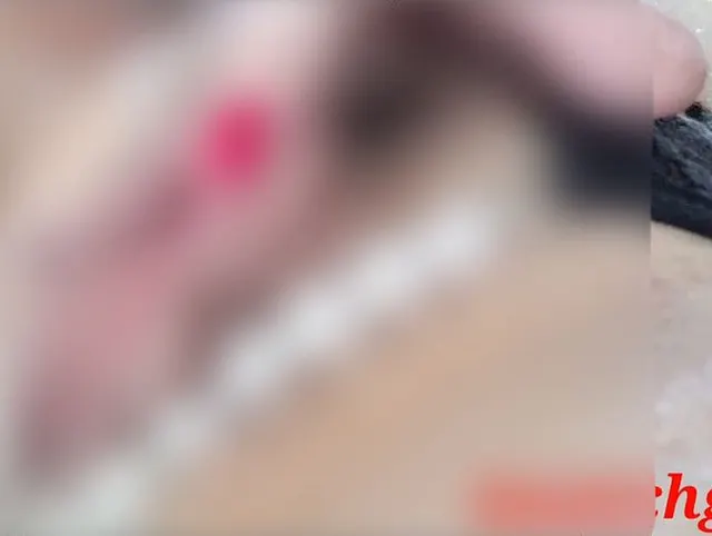 Close up mein erstes Mastrobations Video komm mit mir in die Badewanne und schau mir zu wie....