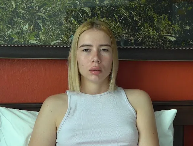 Die schöne Alice hat einen Orgasmus, wunderschöne Qual