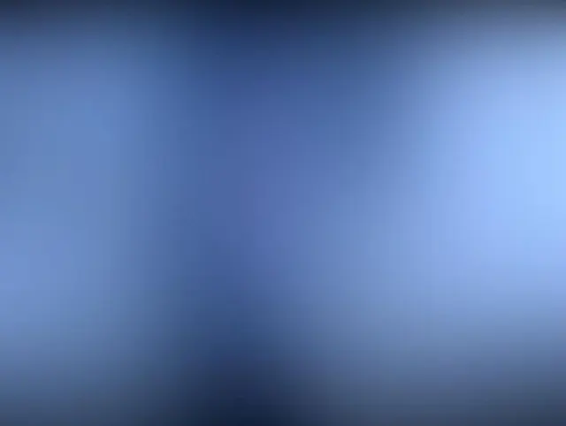 Sehr feuchte Muschi klafft und atmet. Haarige Muschimuskeln, die innen arbeiten