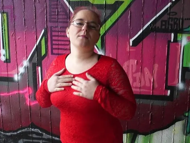SpermaBitch vernascht User im Auto Ultimate PUBLIC
