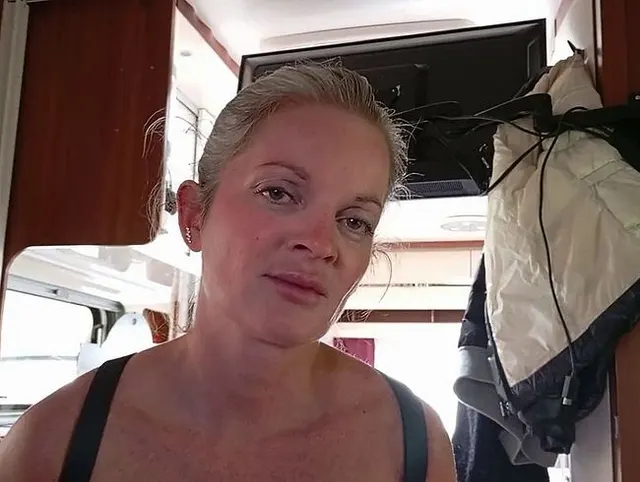 Ruinierter Orgasmus im Wohnwagen